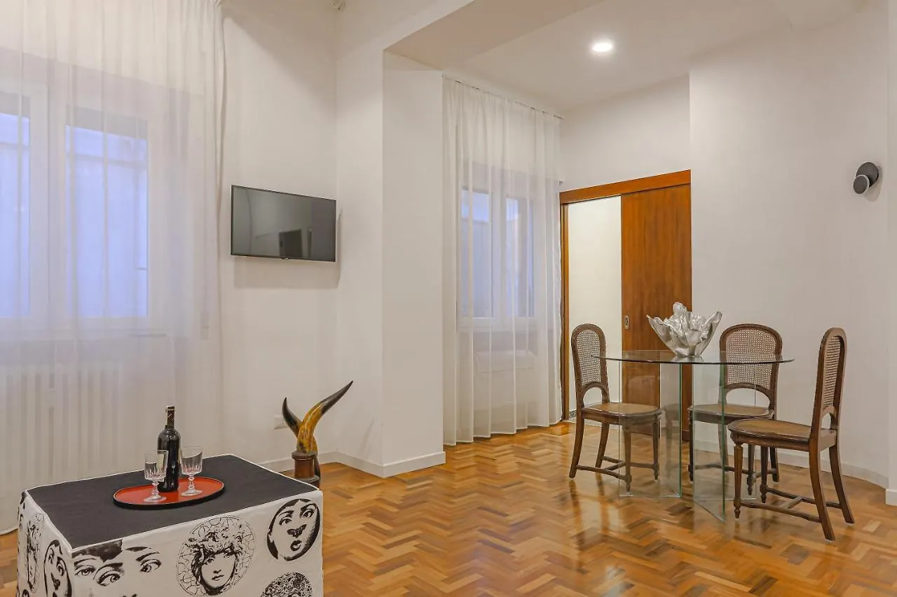 Piano 2 Roma Apartment