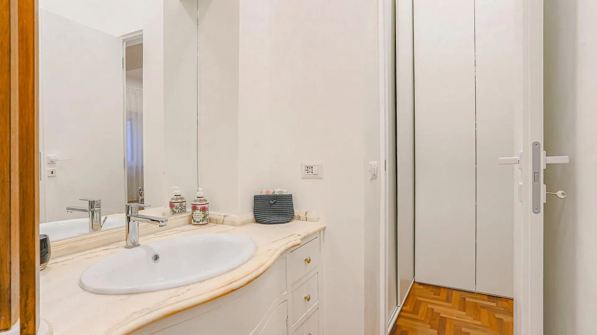 Piano 2 Roma Apartment